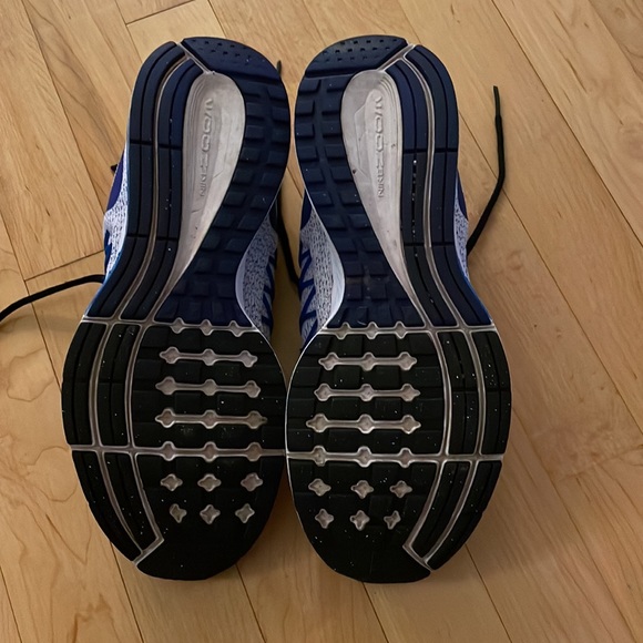 Nike sneakers size 9 great condition - Picture 5 of 6